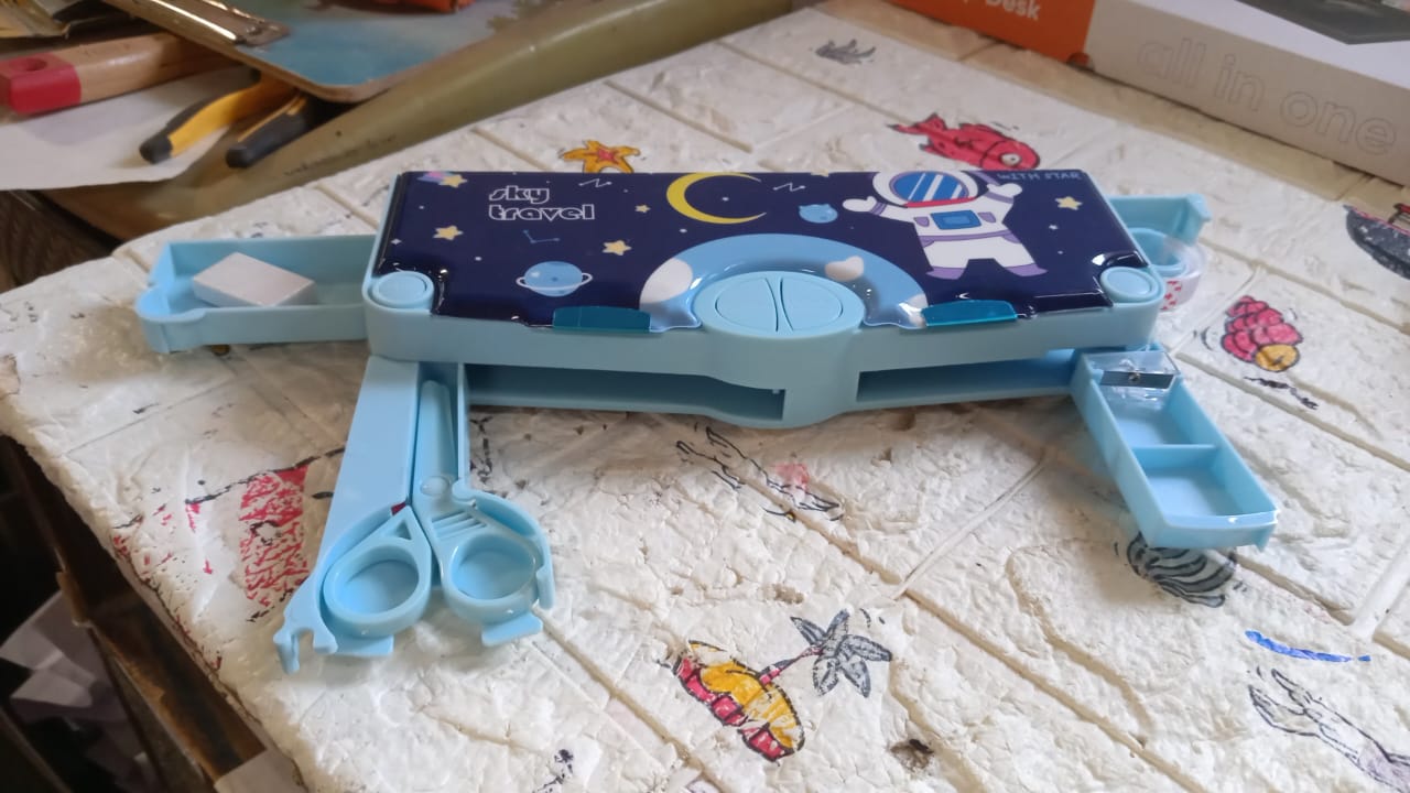 '-up space pencil box with magnetic closure for kids