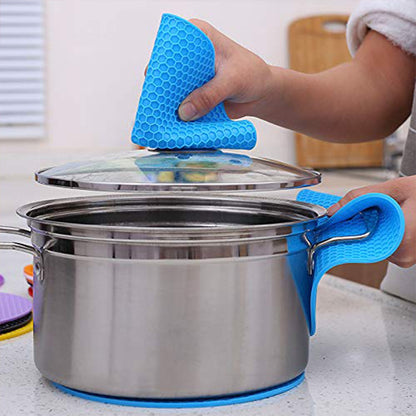 Heat-resistant silicone mat for kitchen use