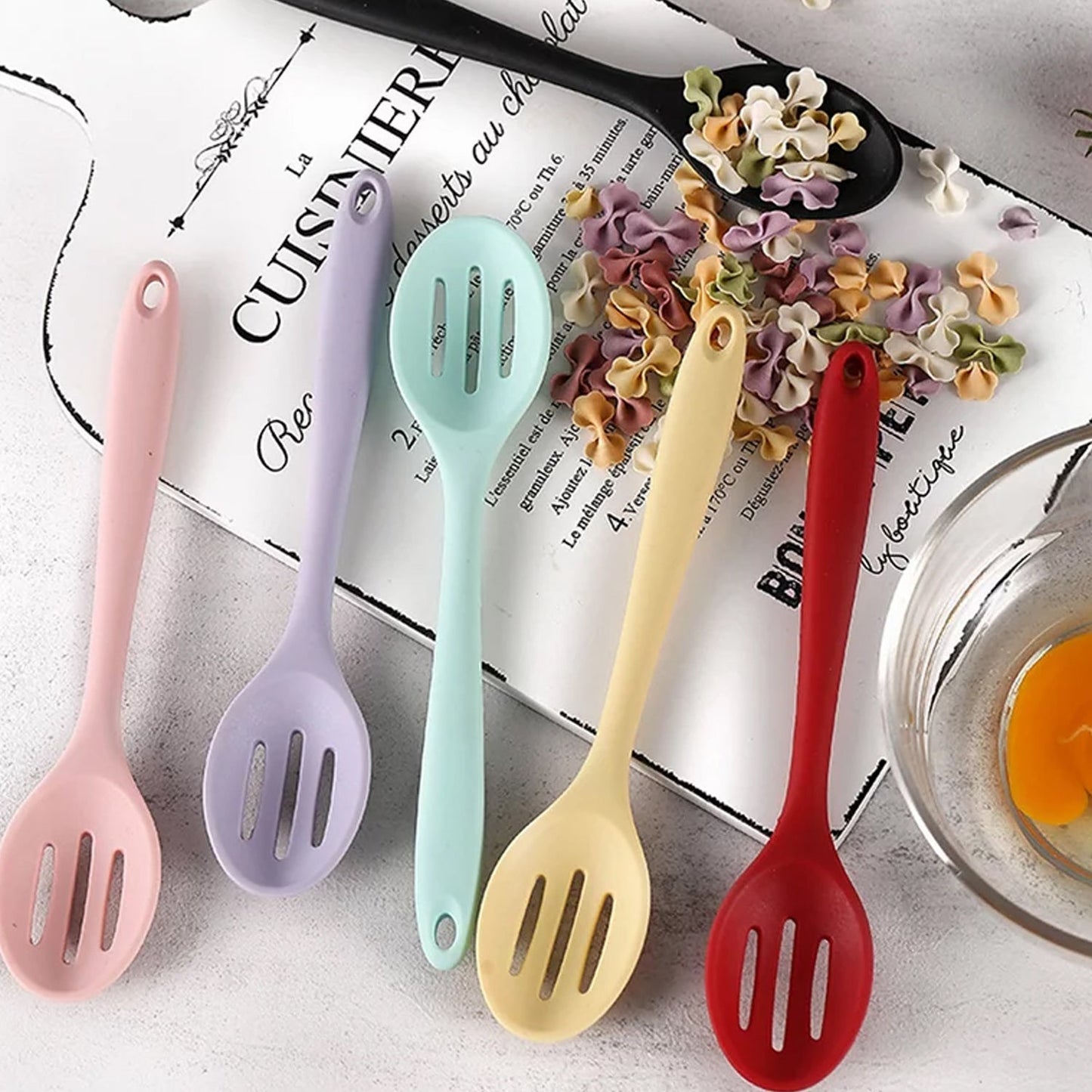 27cm heat-resistant silicone cooking tool, suitable for kitchen use.