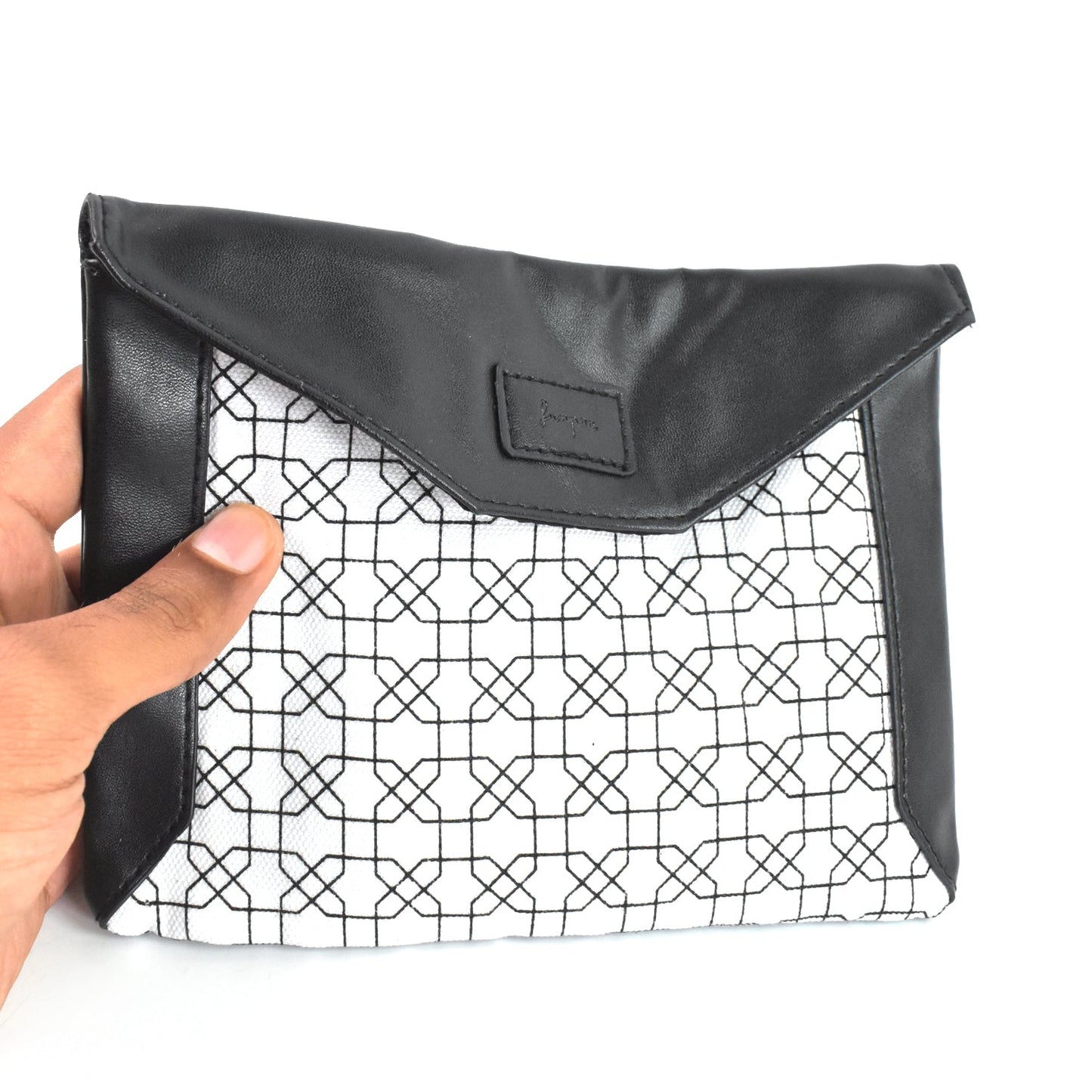 Multipurpose Pouch With Magnetic Lock(1 Pc / 19×14 Cm)